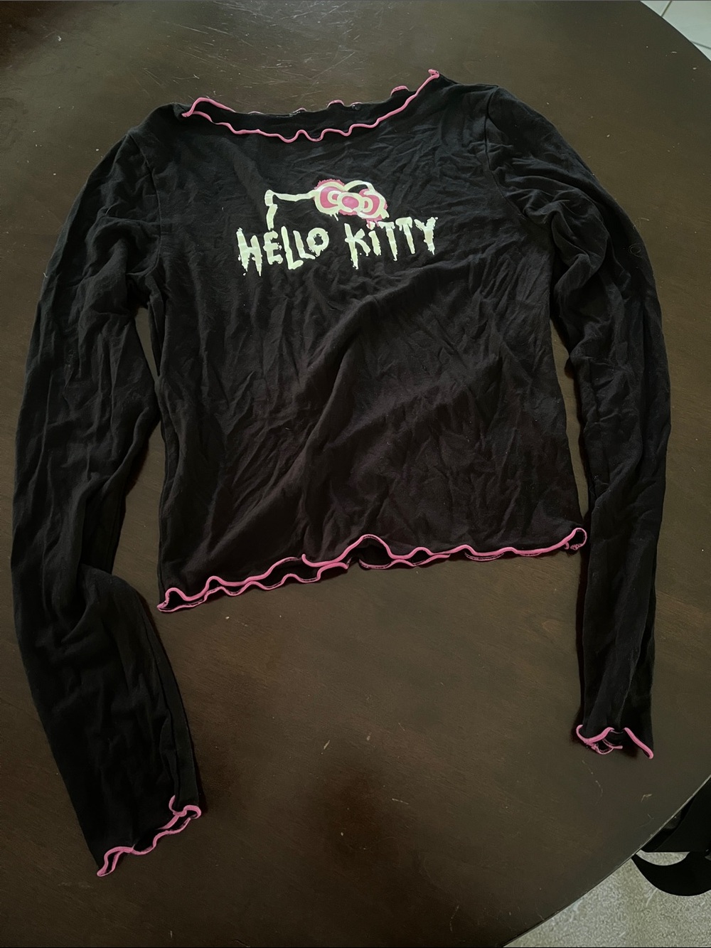 Source Unknown Black Long Sleeve Hello Kitty Tee with Pink Trim